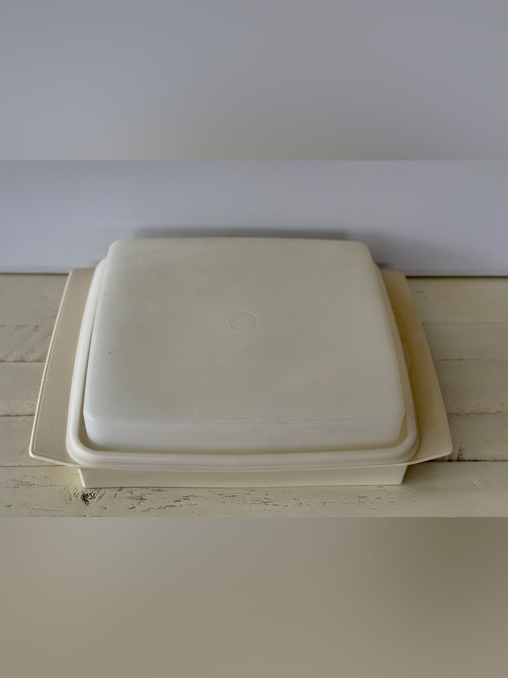 Vintage Tupperware #723-3 Deviled Egg/Serving Tray with Lid